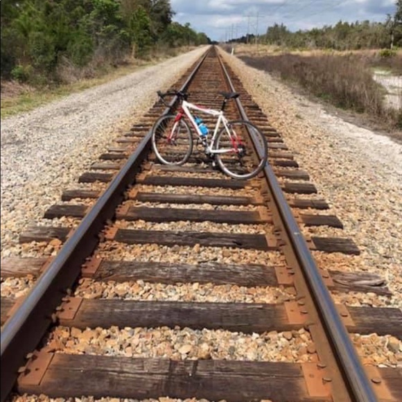 Hi and Welcome to My Closet 💜 - Picture 6 of 12